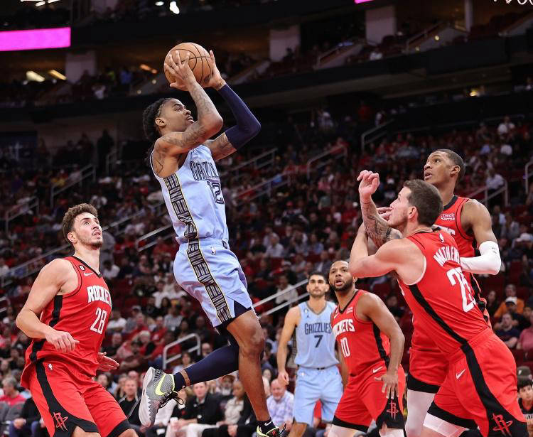 巴萨防线漏洞仍未改善（巴萨后防问题仍无改观）