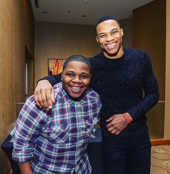 前曼联球探：曼联不应放走卡雷拉斯；多古是不成功引援的例子（前曼联球探称曼联不该放走卡雷拉斯；多古是失败引援的典型）